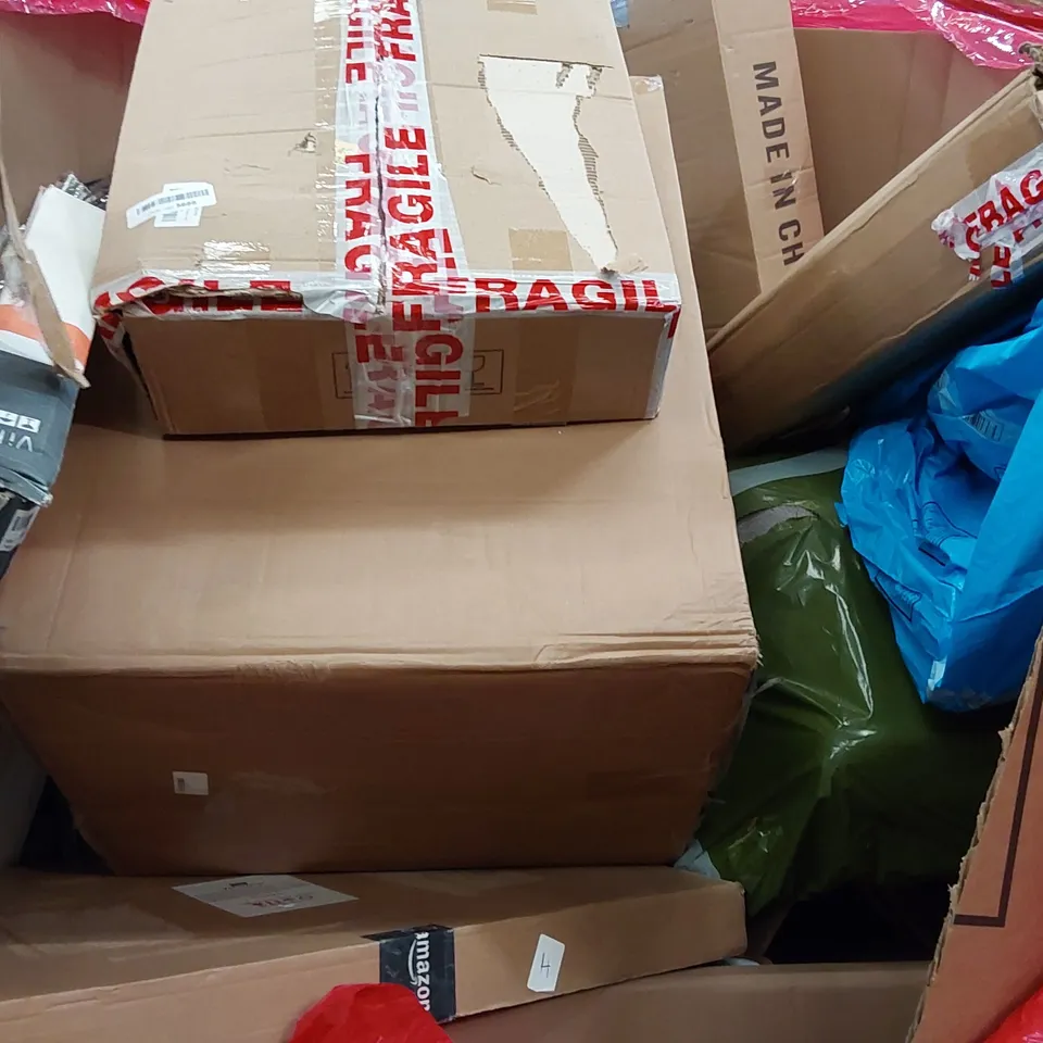 PALLET OF ASSORTED ITEMS INCLUDING: NOTEBOOK FOLDING GRILL, THERMOSTATIC MIXER SHOWER, FABRIC WARDROBE, SHELVES, MUSIC BOXING TARGET ECT