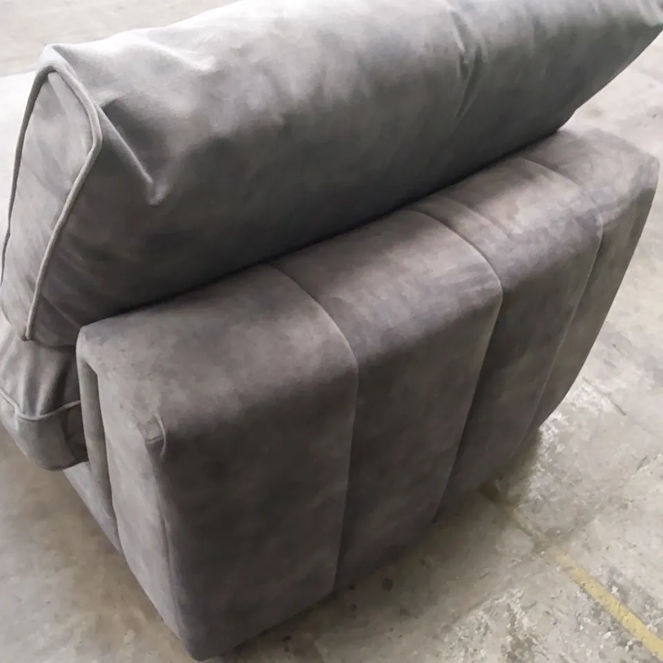 DESIGNER VELVET UPHOLSTERED SOFA PIECE WITH CUSHIONS IN SILVER - INCOMPLETE SOFA PIECE