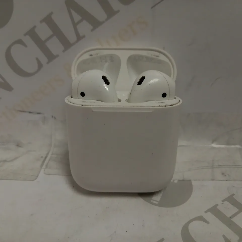 APPLE AIRPODS