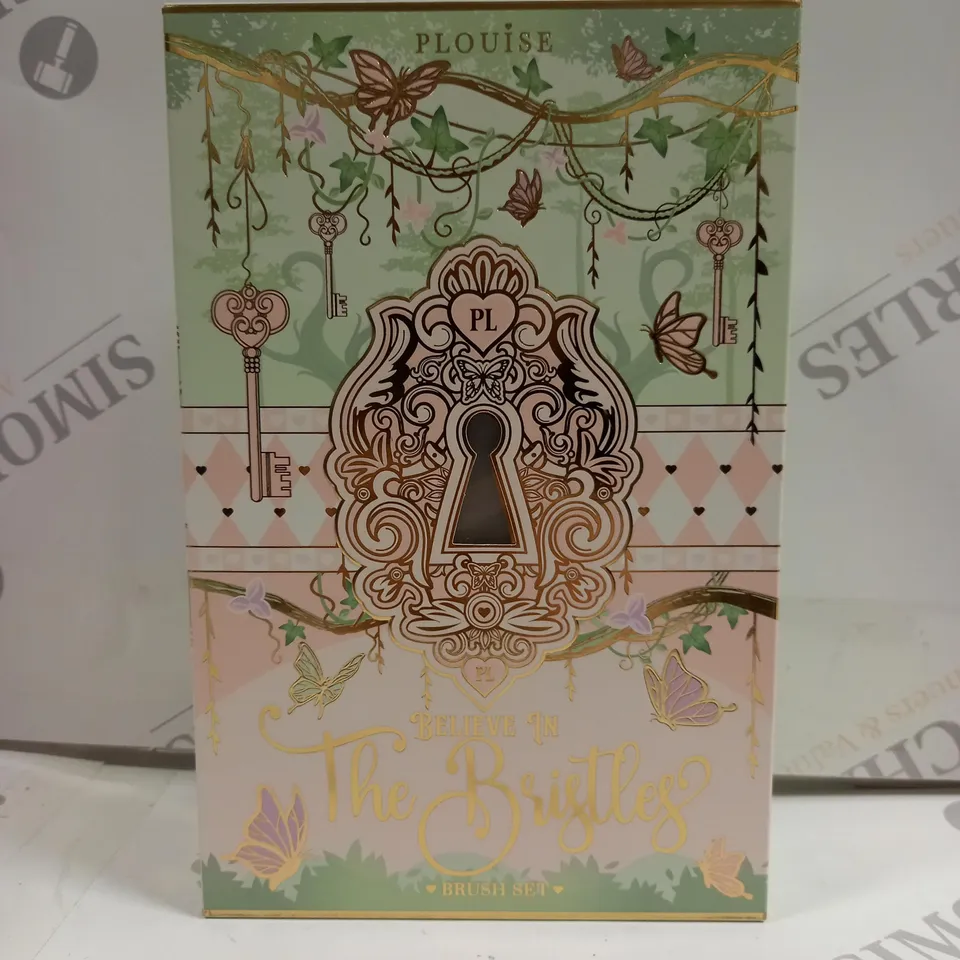 P.LOUISE BELIEVE IN THE BRISTLES 20 PIECE BRUSH SET 