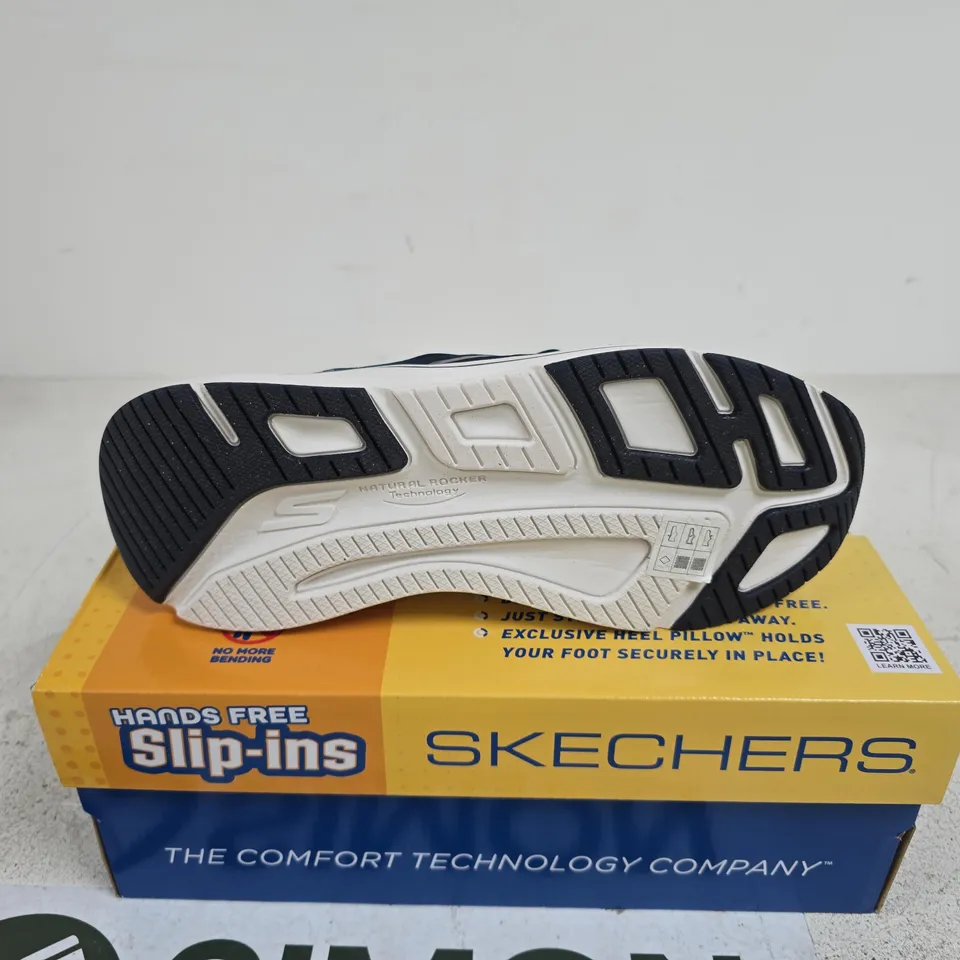 SKECHERS BLUE GO RUN TRAINERS SIZE 7 BOXED