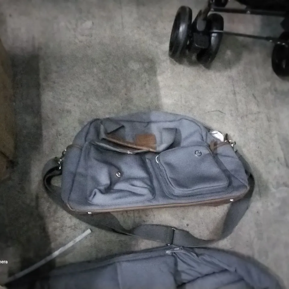 BOXED MAMAS & PAPAS CARRY BAG AND PUSHCHAIR COVER PART