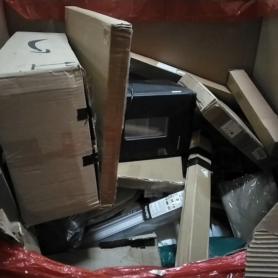 PALLET CONTAINING ASSORTED PRODUCTS INCLUDING TOILET SEAT, CHILDREN'S TRICYCLE, UNDER BED STORAGE, SLIMLINE HEATER & COAT RACK WITH HIDDEN HOOKS