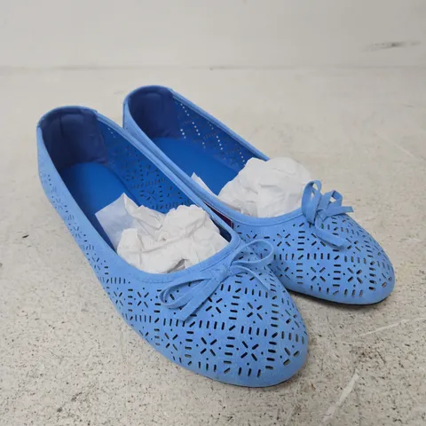 LASCANA WOMEN'S BLUE PERFORATED BALLET FLATS β UK 8