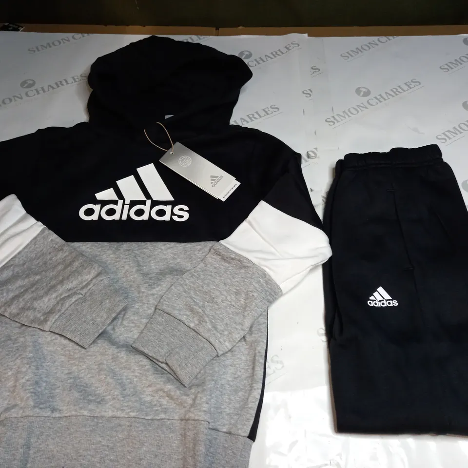 ADIDAS 2 PIECE SET SIZE 7-8 YEARS