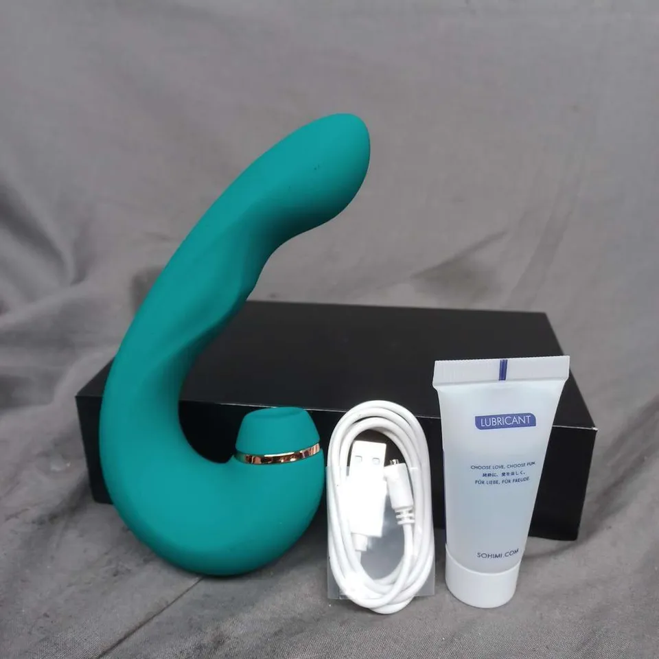 CLITORAL SUCKING VIBRATOR IN GREEN