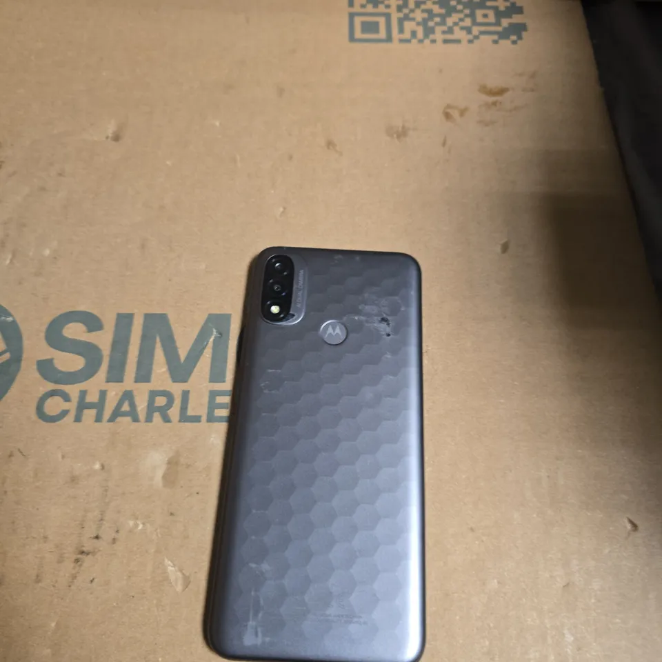 MOTOROLA SMARTPHONE - BLACK, TRIPLE REAR CAMERA, HEXAGONAL BACK PATTERN 