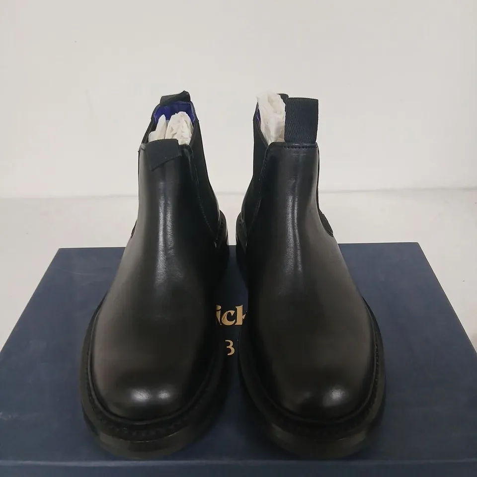TRICKER'S BURBERRY CHELSEA BOOT, BLACK LEATHER, UK 3