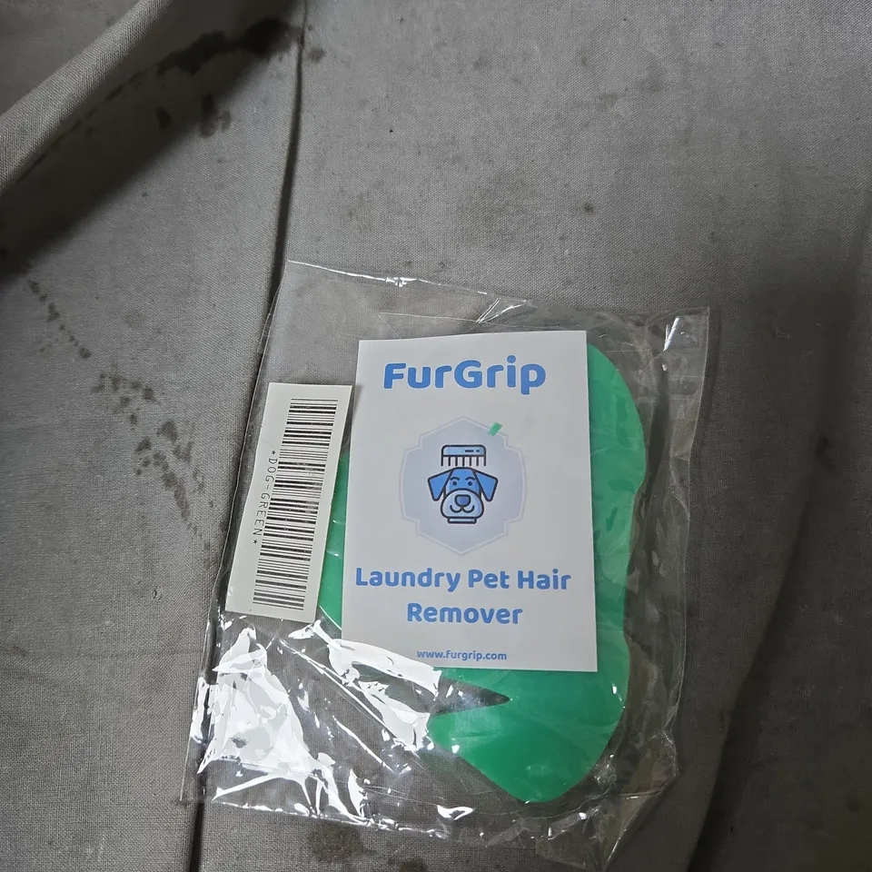 APPROXIMATELY 400 FURGRIP DOG LAUNDRY PET HAIR REMOVERS