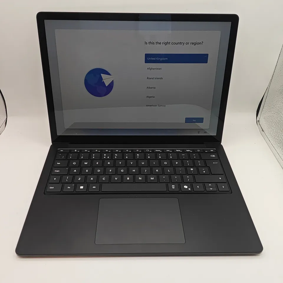 MICROSOFT SURFACE LAPTOP 6 IN BLACK MODEL 2033
