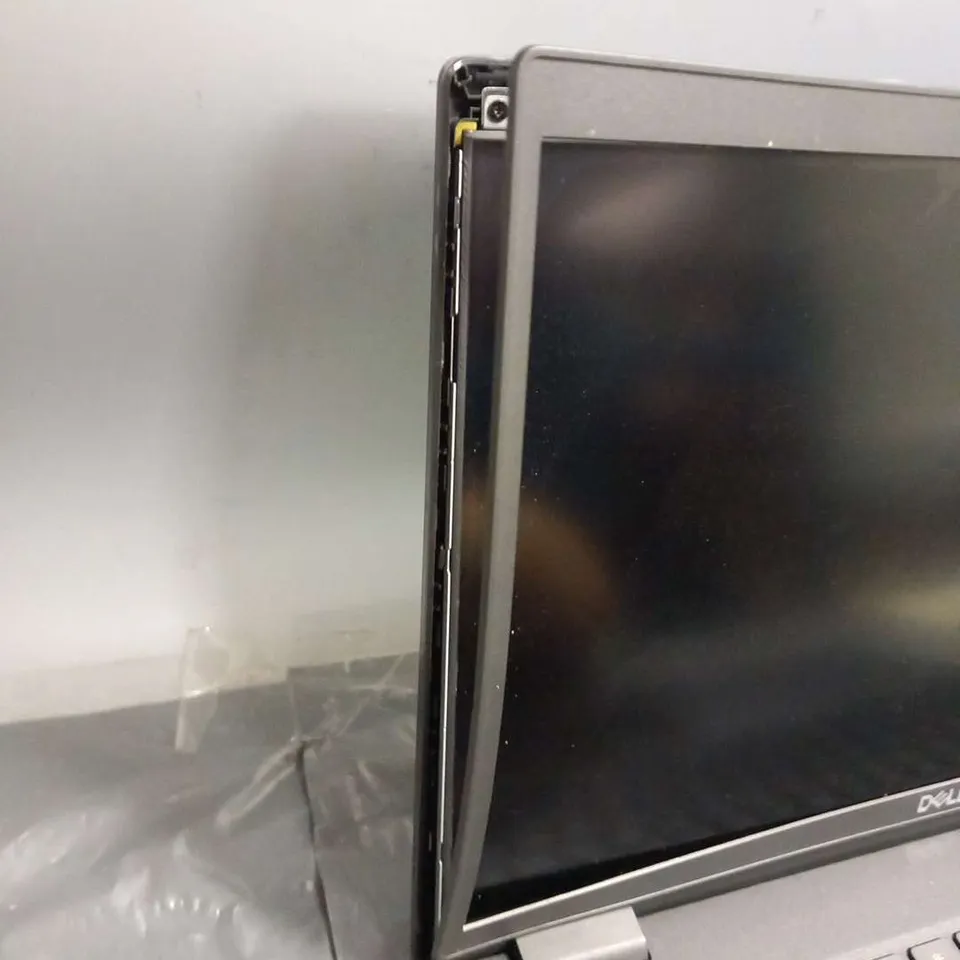 DELL LATITUDE 3520 LAPTOP