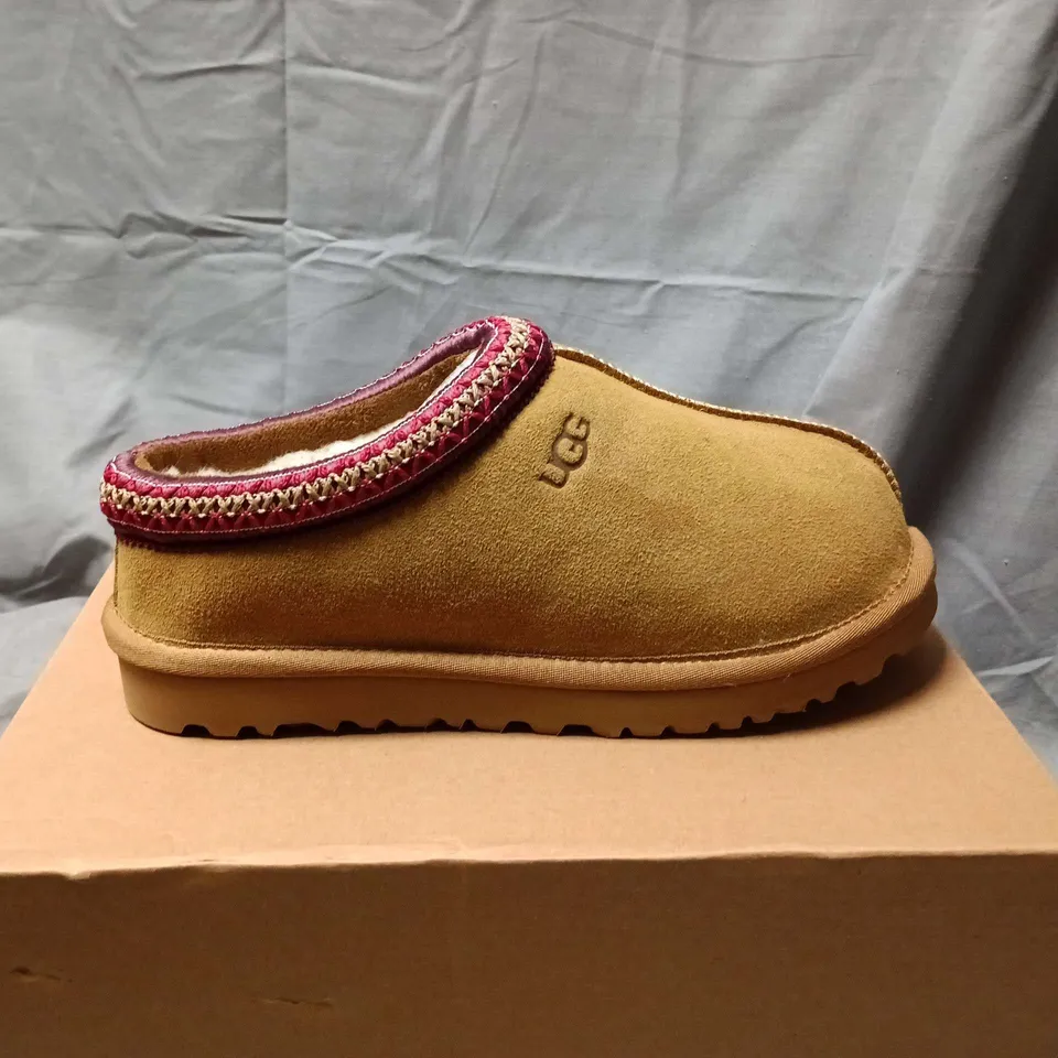 UGG WOMEN’S SLIPPERS – TAN SUEDE WITH SHEARLING LINING - UK SIZE 6