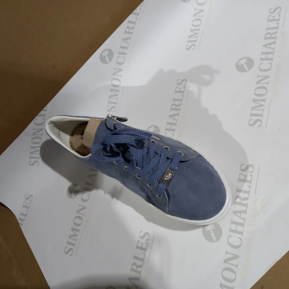 RIEKER MEMO SOFT SIZE 7AND A HALF 