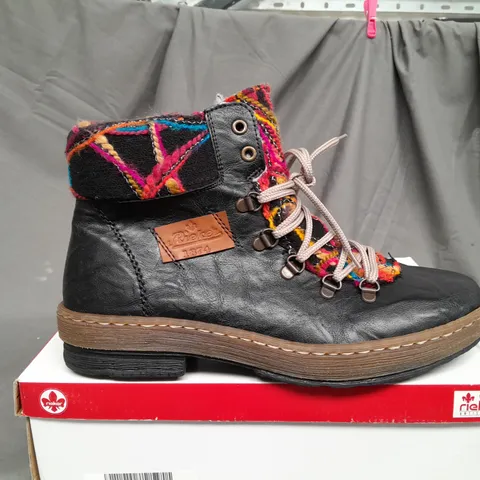 BOXED PAIR OF RIEKER FLEECE LINING BOOTS IN BLACK - UK 7 1/2