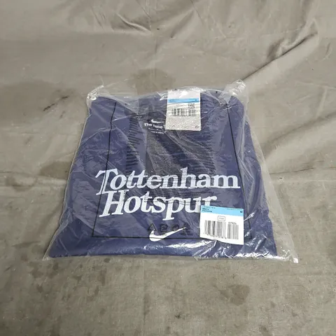 NIKE TOTTENHAM HOTSPUR TEE IN NAVY SIZE M