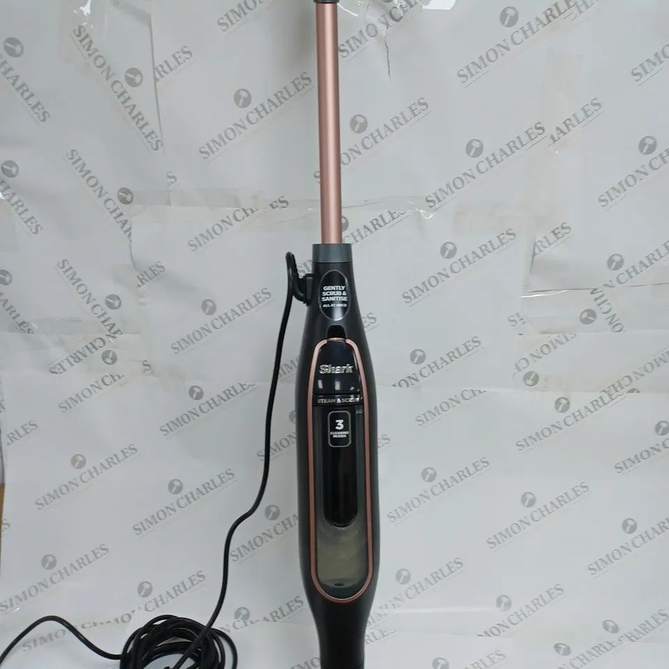 BOXED SHARK STEAM SCRUBBER WITH STEAM BLAST S7201