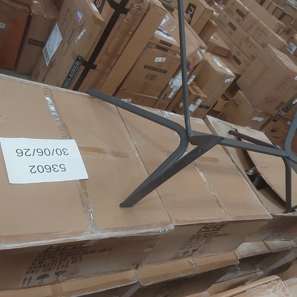 PALLET CONTAINING A LARGE QUANTITY OF DESIGNER METAL TABLE BASES