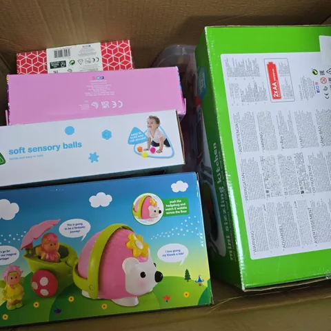 APPROXIMATELY 10 ASSORTED TOYS & GAMES PRODUCTS TO INCLUDE SOFT SENSORY BALLS, MINI SIZZLING KITCHEN, LITTLE LUNCHBOX PLAYSET ETC - COLLECTION ONLY