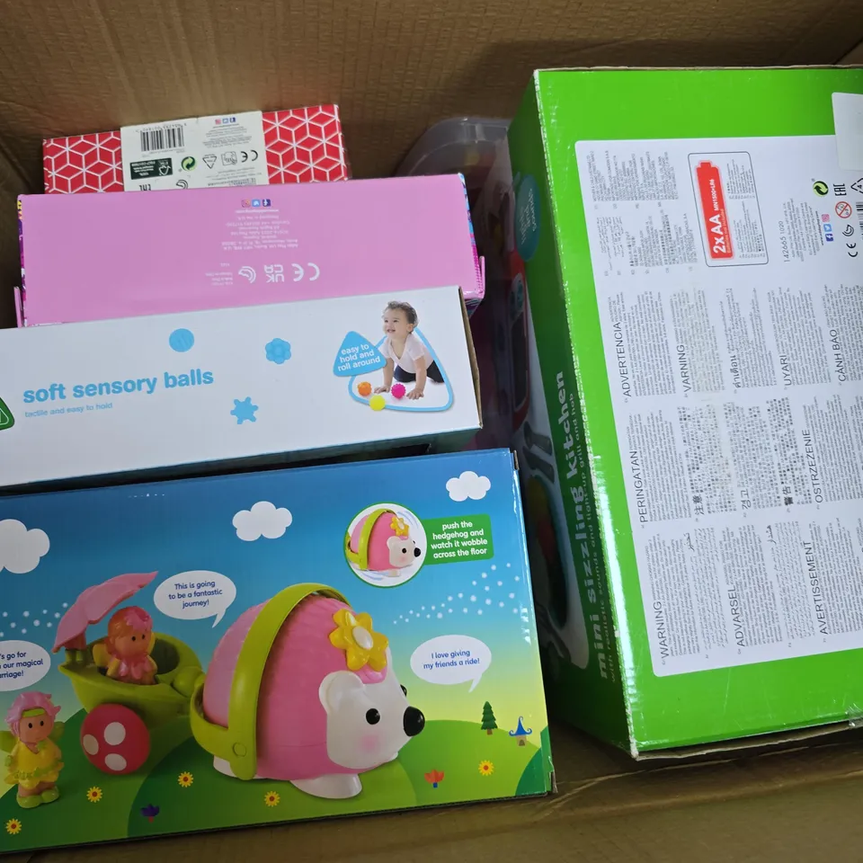 APPROXIMATELY 10 ASSORTED TOYS & GAMES PRODUCTS TO INCLUDE SOFT SENSORY BALLS, MINI SIZZLING KITCHEN, LITTLE LUNCHBOX PLAYSET ETC - COLLECTION ONLY