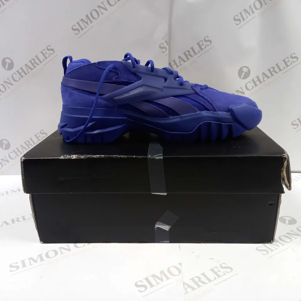 BOXED PAIR OF REEBOK CLUB C CARDO V2 GX9659 TRAINERS UK SIZE 8 