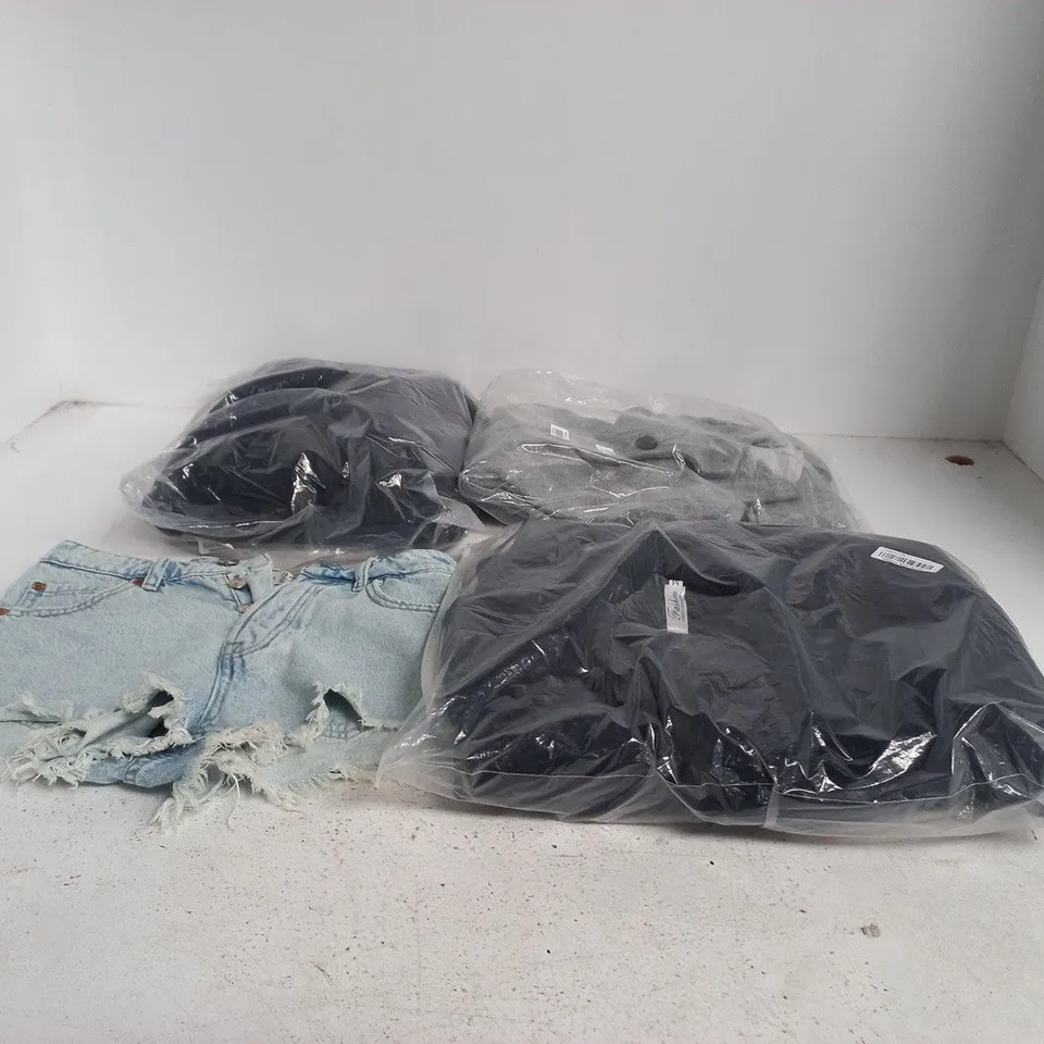 BOX OF APPROXIMATELY 20 ASSORTED CLOTHING ITEMS OF VARIOUS SIZES AND STYLES