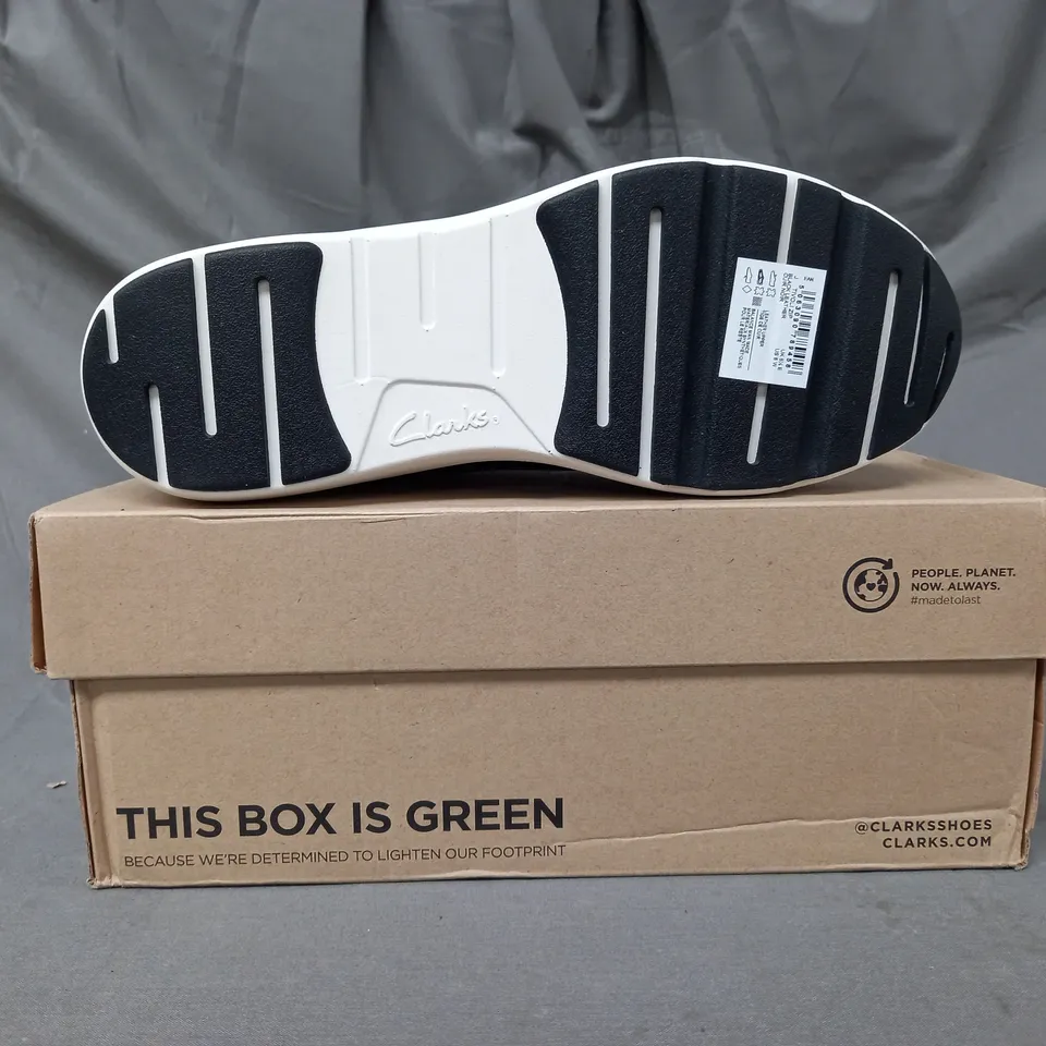 BOXED PAIR OF CLARKS TIVOLI ZIP SHOES IN BLACK UK SIZE 5.5