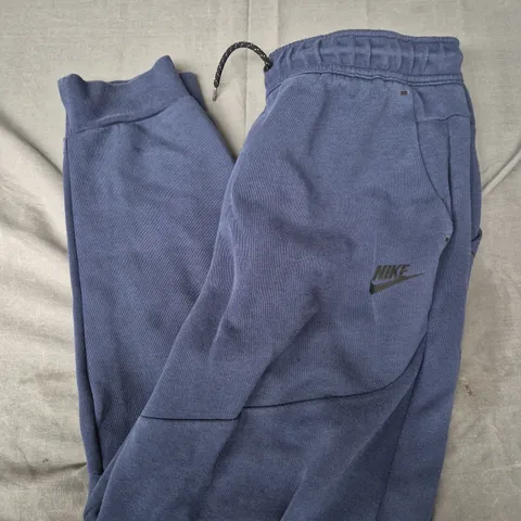 NIKE JOGGERS IN NAVY - LARGE