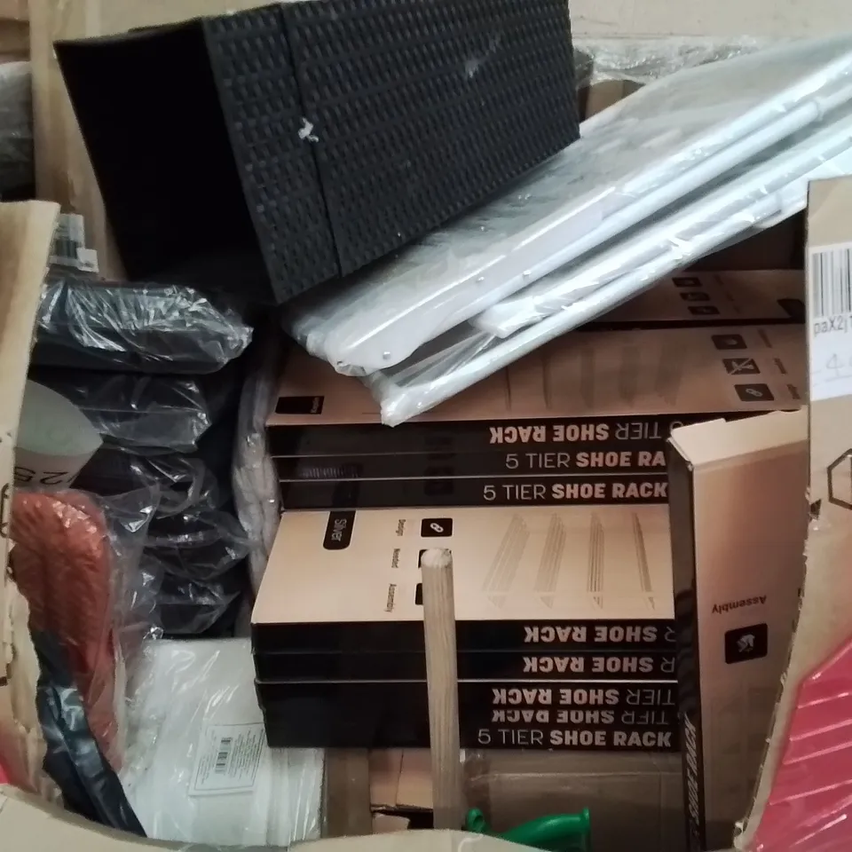 PALLET OF ASSORTED ITEMS TO INCLUDE: KEPLIN SHOE RACKS, LUXURY THROW BLANKETS, MULTIFUNCTIONAL LAPTOP TABLE, FISHER-PRICE BABY GYM, RUG ECT