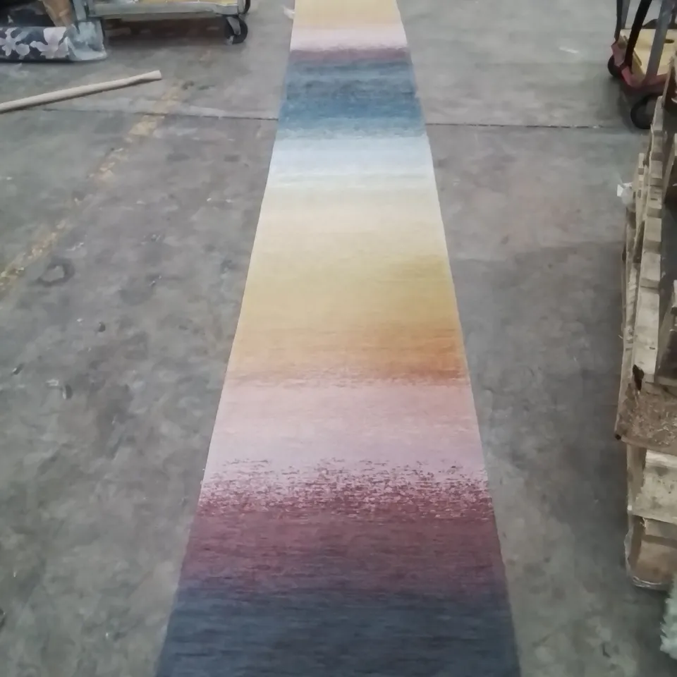 QUALITY DESIGNER AREA RUG - APPROXIMATELY 580X60CM