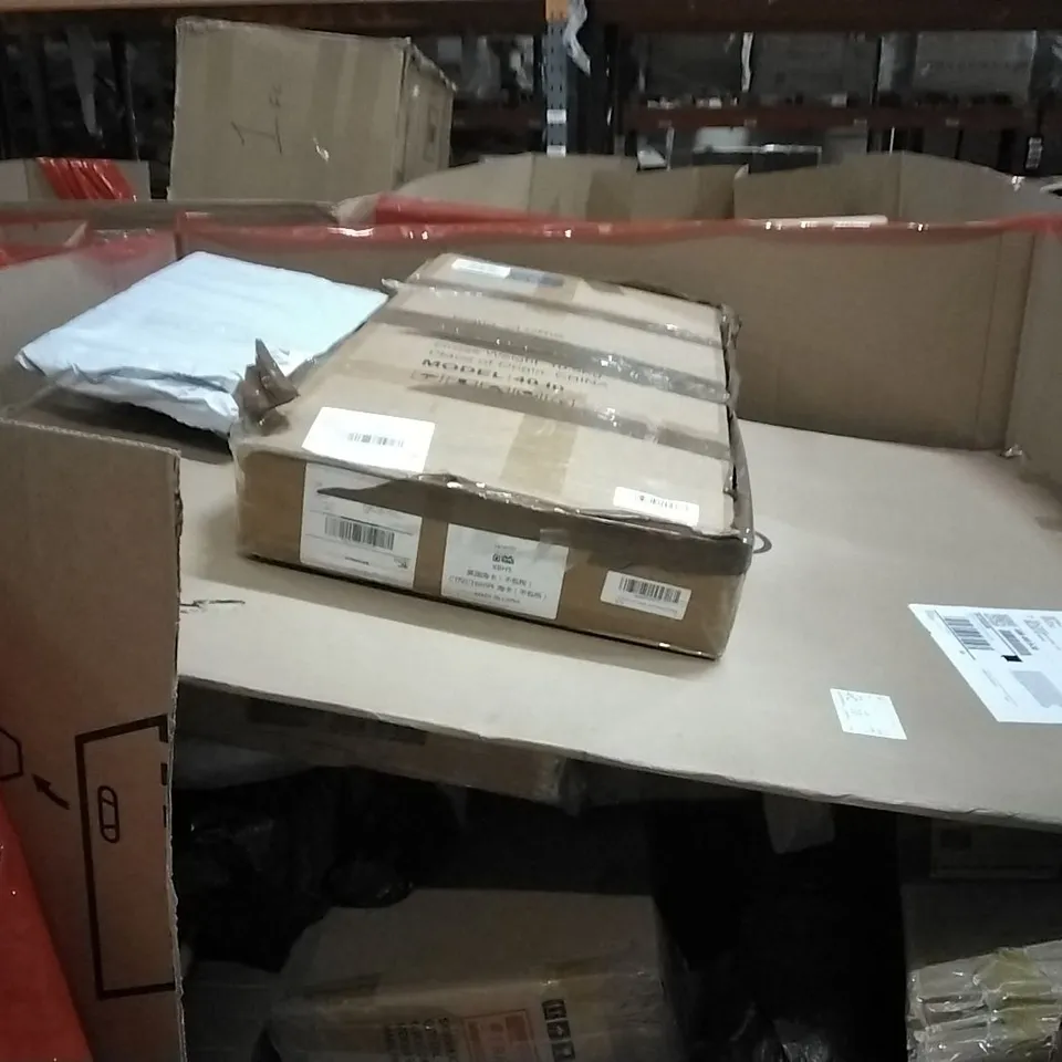 PALLET OF HOUSEHOLD ITEMS TO INCLUDE POTATO PEELER, GOLF PUTTING, AQUARIUM STARTER SET,SCALES AND OTHER ASSORTED ITEMS...