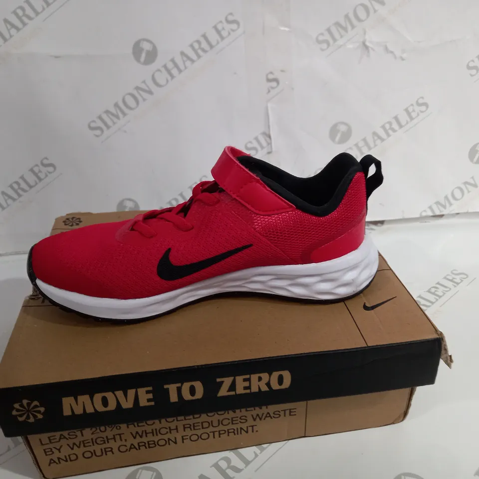 PAIR OF NIKE RUNNING TRAINERS SIZE KIDS 13