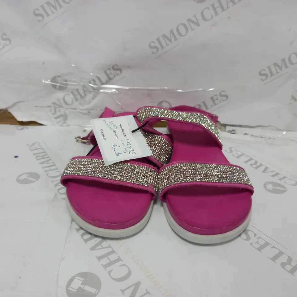 MODA PINK SANDALS SIZE 5