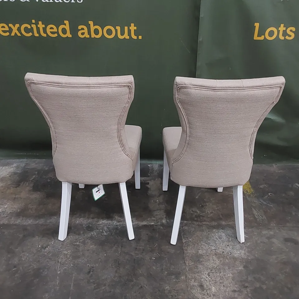 SET OF 2 BEWLEY OATMEAL FABRIC BUTTON BACK DINING CHAIRS WITH WHITE LEGS