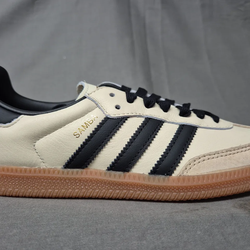 BOXED PAIR OF ADIDAS SAMBA OG WOMEN'S SHOES IN CREAM/BLACK UK SIZE 5.5