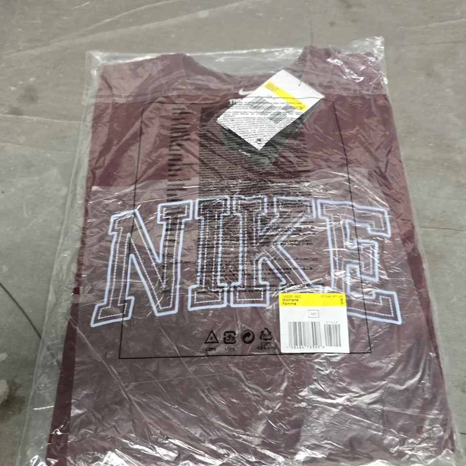 NIKE BURGUNDY T-SHIRT SIZE S 