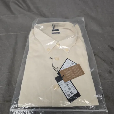 BAGGED HUGO BOSS BUTTONED SHIRT - SIZE XL