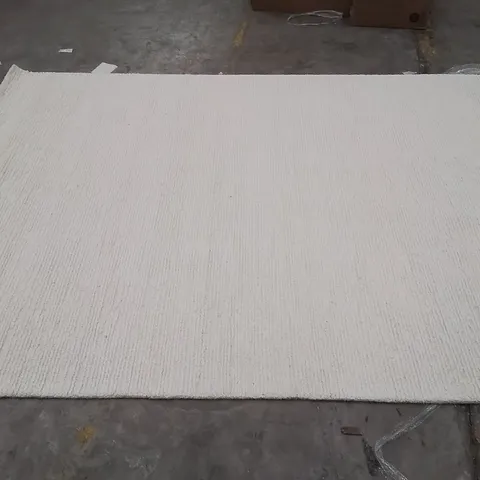 QUALITY DESIGNER AREA RUG // APPROX SIZE: 200 X 290 cm