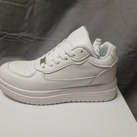 CONZURI WHITE LEATHER HIGH-TOP SNEAKERS – UK 3.5 (EU 37) – BOXED