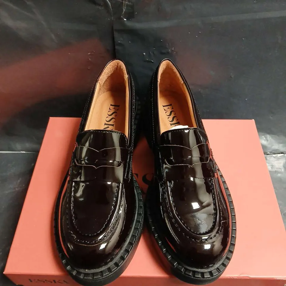 BOXED PAIR OF ESSKA BEN WINE PATENT LOAFERS – UK 3 