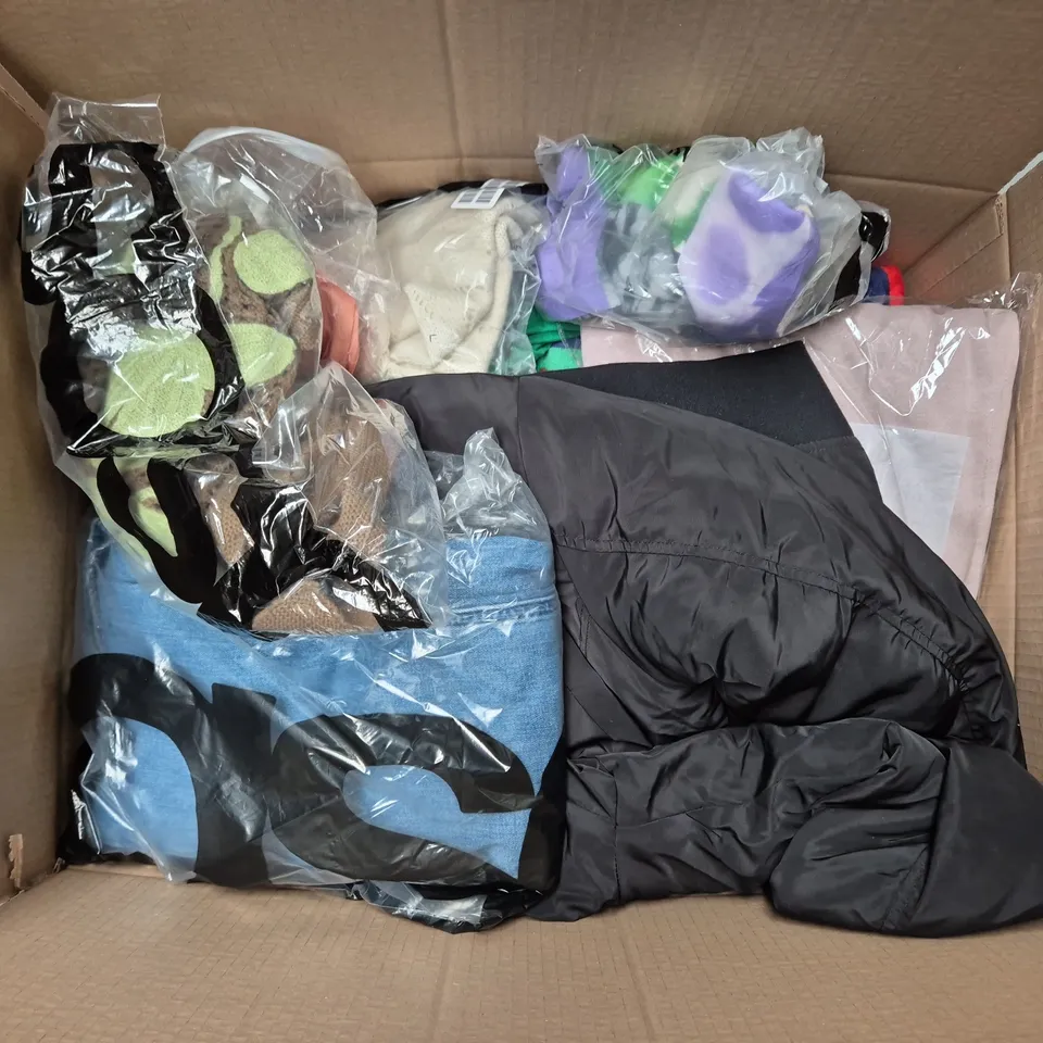 LARGE BOX OF ASSORTED CLOTHING ITEMS IN VARIOUS SIZES, STYLES AND COLOURS, ETC