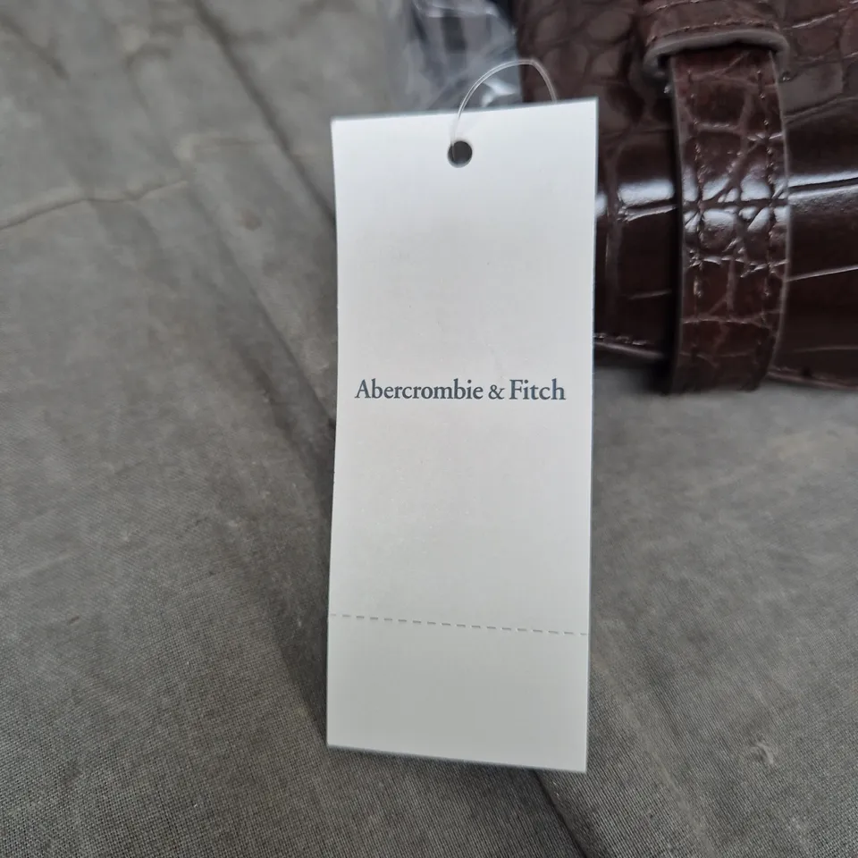ABERCROMBIE & FITCH BROWN CROCODILE-EMBOSSED LEATHER CLUTCH BAG