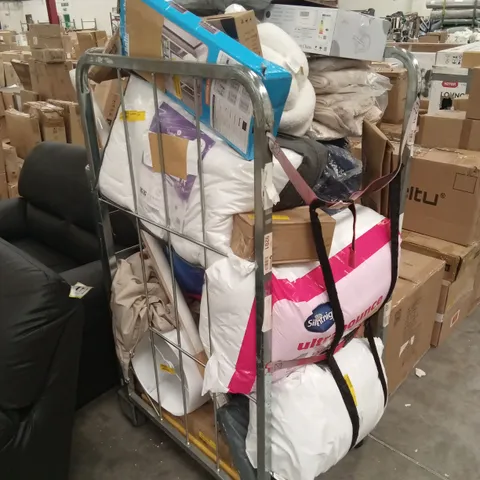 CAGE OF ASSORTED HOUSEHOLD GOODS AND PRODUCTS TO INCLUDE; BLIND, DUVETS, PILLOWS, CURTAINS, DECOR ETC - CAGE NOT INCLUDED