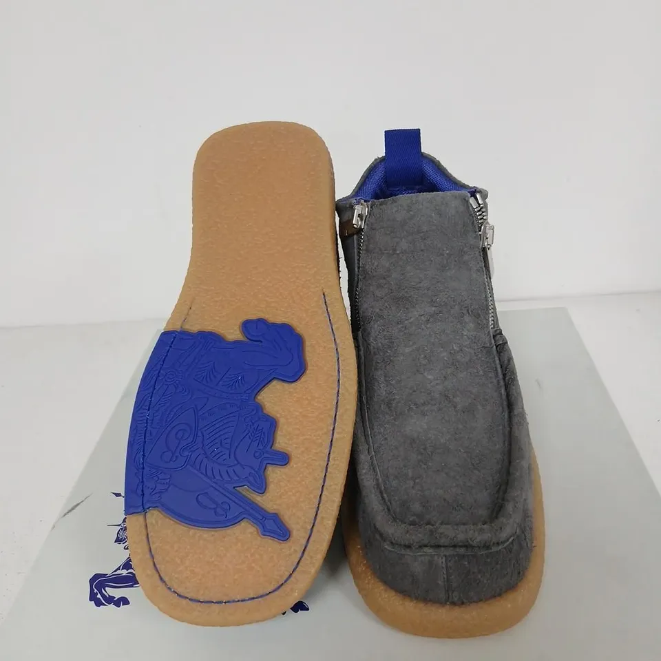BURBERRY GREY SUEDE ZIP-UP ANKLE BOOT – UK 10 (EU 44)