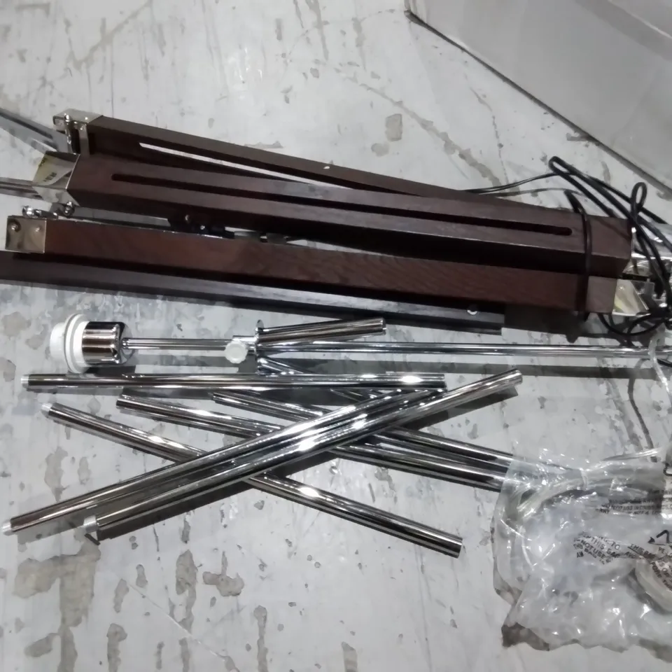 LOT OF 7 ASSORTED LIGHTING ITEMS TO INCLUDE FLOOR LAMP PARTS, LIGHT SHADES AND FITTINGS