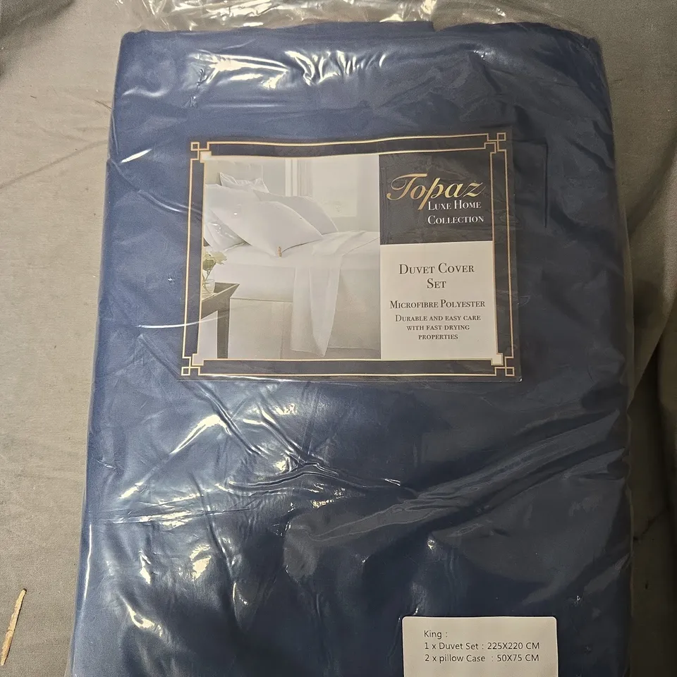 TOPAZ LUXE HOME COLLECTION DUVET COVER SET – KING (2 PILLOWCASES), BOX OF APPROXIMATELY 4