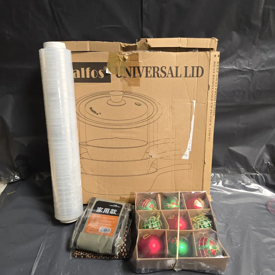 BOX OF APPROXIMATELY 12 ASSORTED HOUSEHOLD ITEMS TO INCLUDE - UNIVERSAL PAN LID - CHRISTMAS BAUBLES - CLINGFILM - ETC