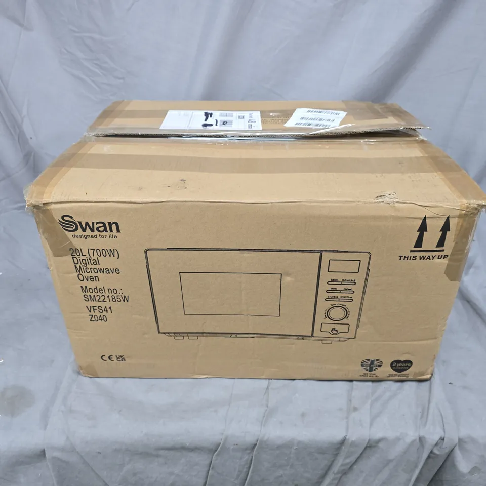 SWAN 20L 700W DIGITAL MICROWAVE - WHITE - COLLECTION ONLY 
