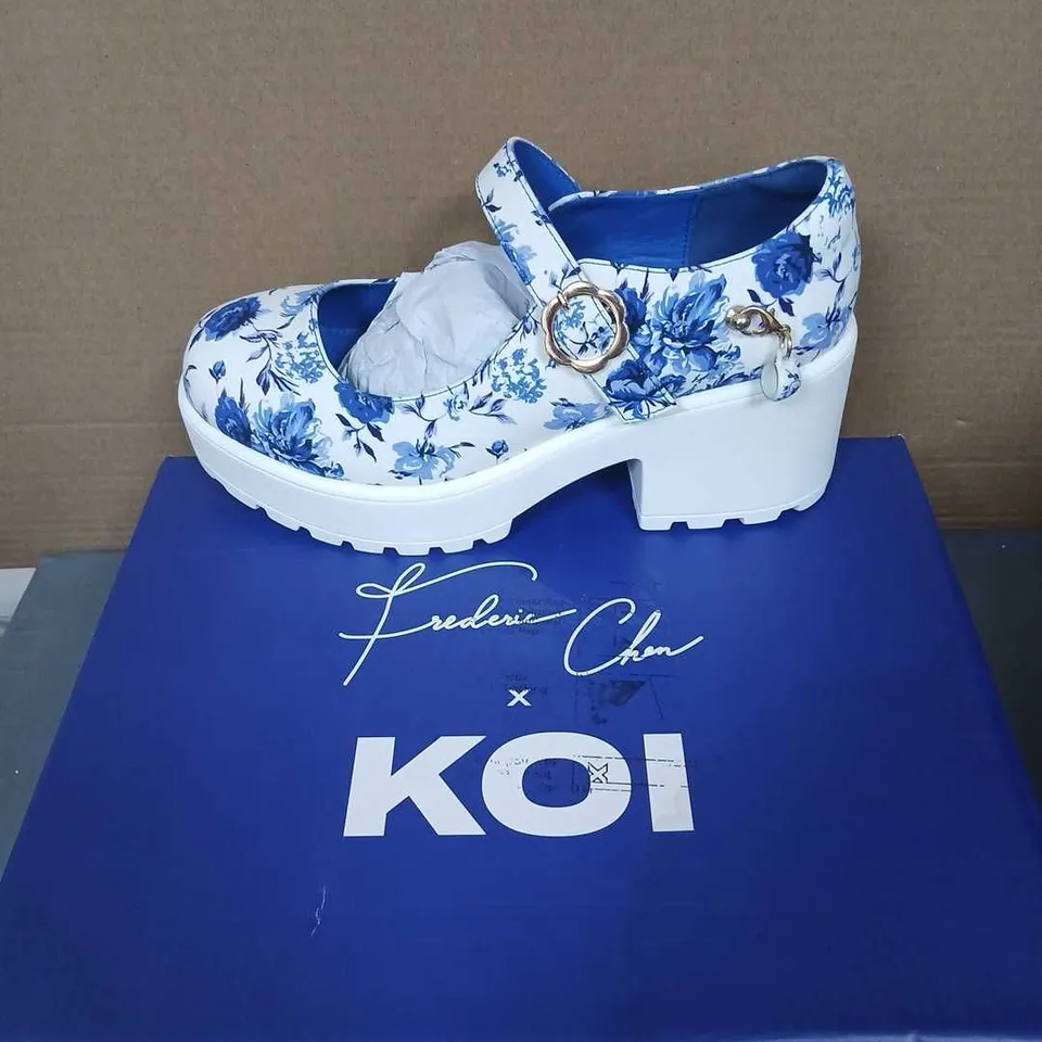 FREDERIC CHAN X KOI TIRA MARY JANES PORCELAIN EDITION KA00693-UK5 – WHITE/BLUE FLORAL, UK SIZE 5