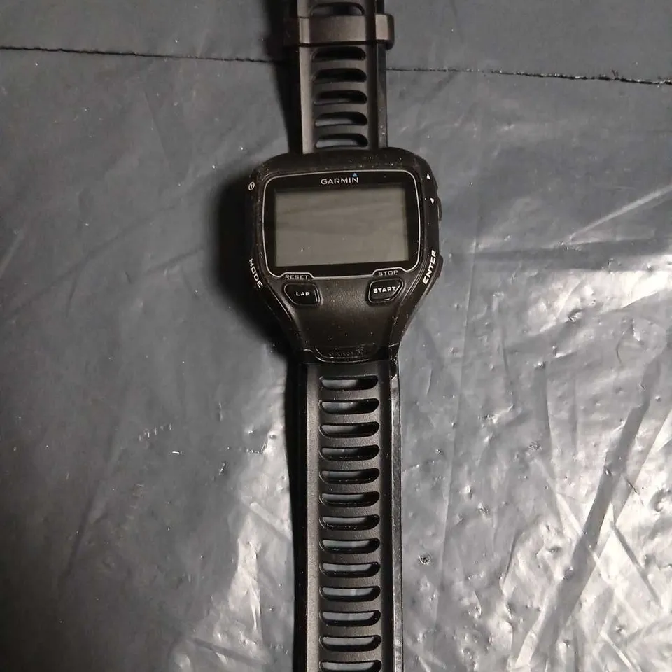 GARMIN RUNNING WATCH – BLACK, SQUARE FACE