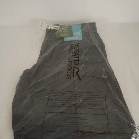 REGATTA SHOREBAY SHORT – NAVY, UK 32 (EU 46)